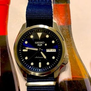 Seiko 5 beautiful blue dial